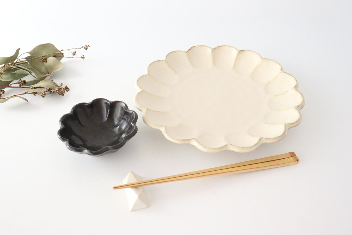 Chrysanthemum Shape Plate White 24cm/9.6in | Mino Ware