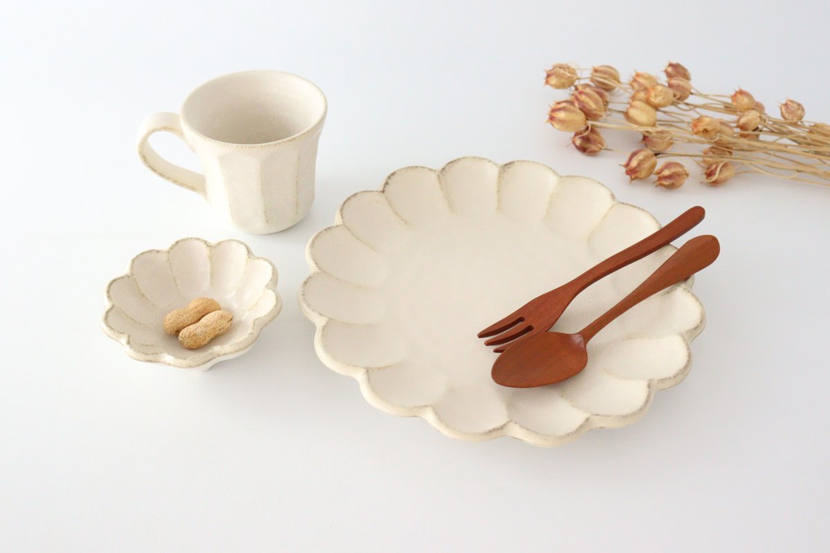Chrysanthemum Shape Plate White 24cm/9.6in | Mino Ware