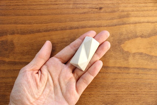 Chamfered Chopstick Rest White | Hashioki Mino Ware