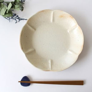 Furutani Seitosho Flower-shaped Shallow Bowl White Large | Serving Bowl-Detail6