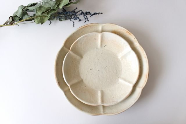 Furutani Seitosho Flower-shaped Plate White Small