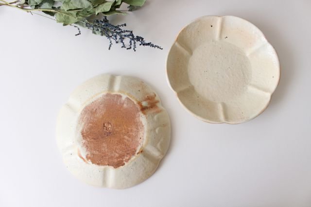 Furutani Seitosho Flower-shaped Plate White Small