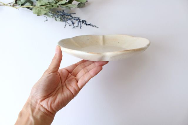 Furutani Seitosho Flower-shaped Plate White Small