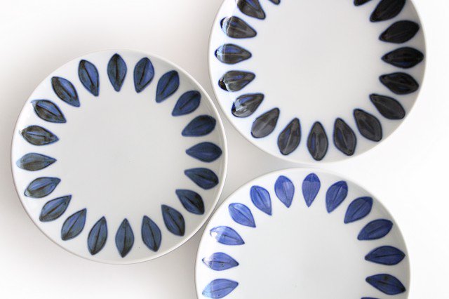 Round Plate Navy Leaves 15cm/5.9in | Hasami Ware