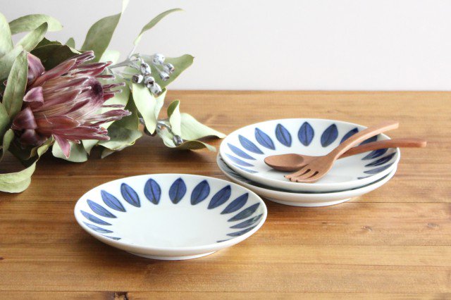 Round Plate Navy Leaves 15cm/5.9in | Hasami Ware