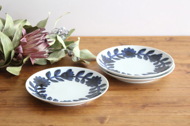Round Plate Navy Daisy 18cm/7.1in | Hasami Ware