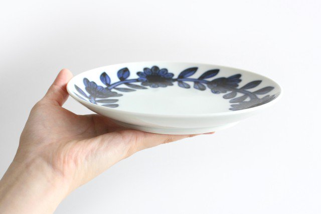 Round Plate Navy Daisy 18cm/7.1in | Hasami Ware