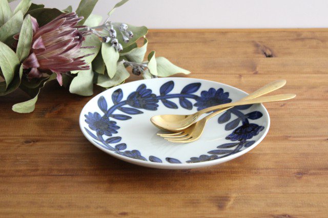 Round Plate Navy Daisy 22cm/8.6in | Hasami Ware