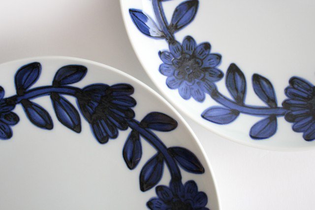 Round Plate Navy Daisy 22cm/8.6in | Hasami Ware