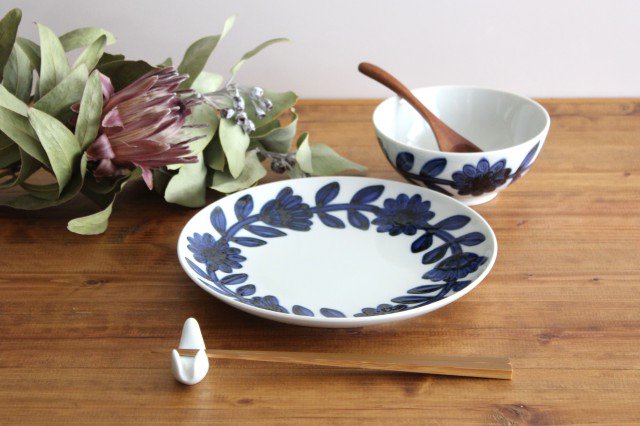 Round Plate Navy Daisy 22cm/8.6in | Hasami Ware