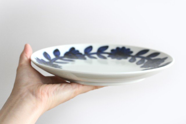 Round Plate Navy Daisy 22cm/8.6in | Hasami Ware