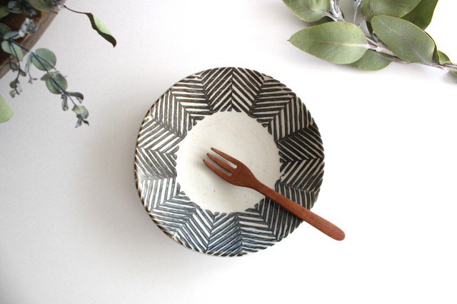 ORIME Round Plate Herringbone Brown 18cm/7.1in | Hasami Ware