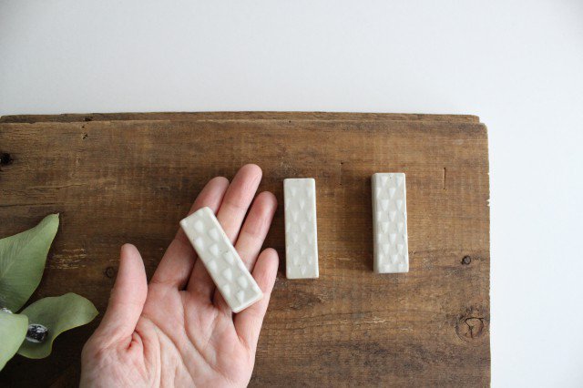 ORIME Chopstick Rest Pique White | Hashioki Hasami Ware