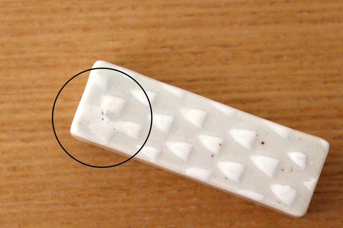 ORIME Chopstick Rest Pique White | Hashioki Hasami Ware
