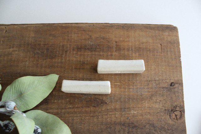 ORIME Chopstick Rest Pique White | Hashioki Hasami Ware