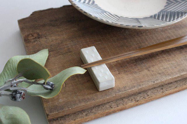 ORIME Chopstick Rest Pique White | Hashioki Hasami Ware