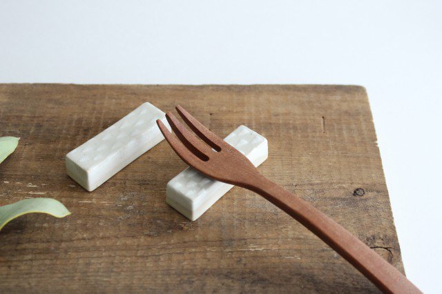 ORIME Chopstick Rest Pique White | Hashioki Hasami Ware