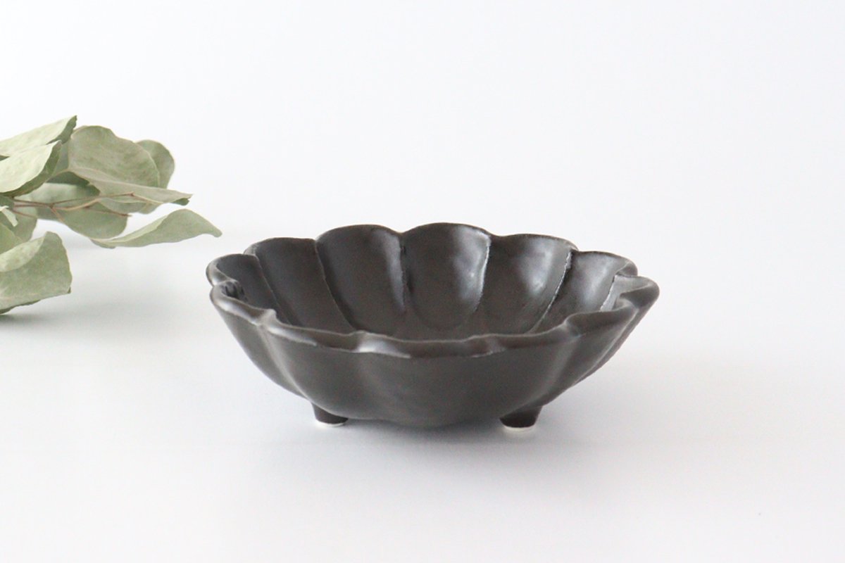Chrysanthemum-shaped Bowl Black 18cm/7.1in | Serving Bowl Mino Ware