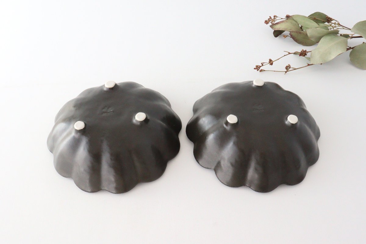 Chrysanthemum-shaped Bowl Black 18cm/7.1in | Serving Bowl Mino Ware