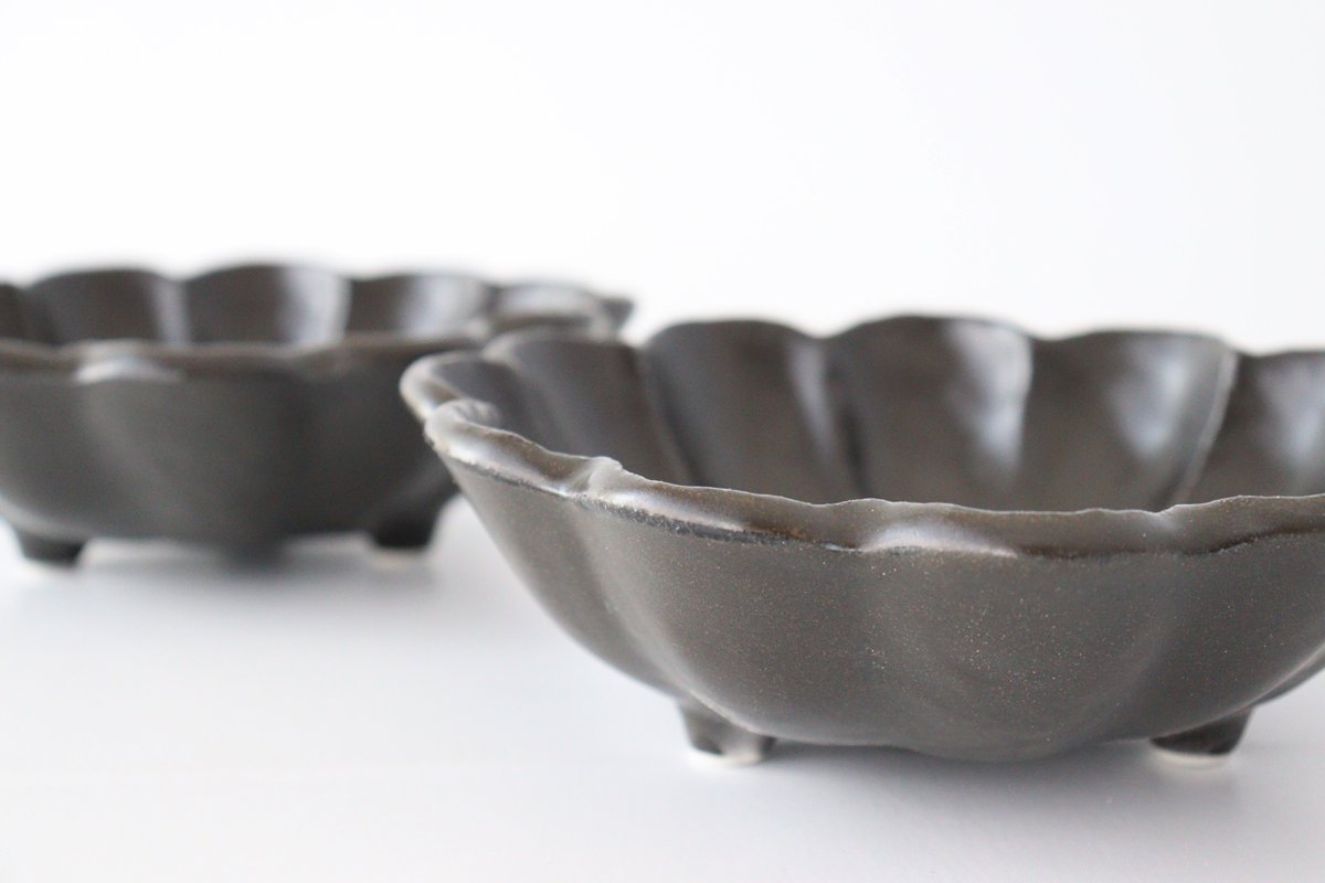 Chrysanthemum-shaped Bowl Black 18cm/7.1in | Serving Bowl Mino Ware