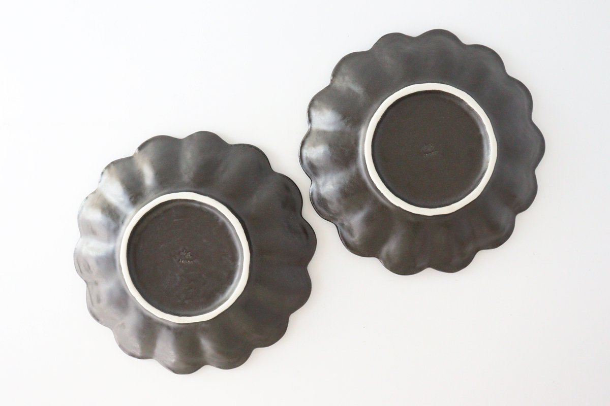 Chrysanthemum Shape Plate Black 21cm/8.3in | Mino Ware
