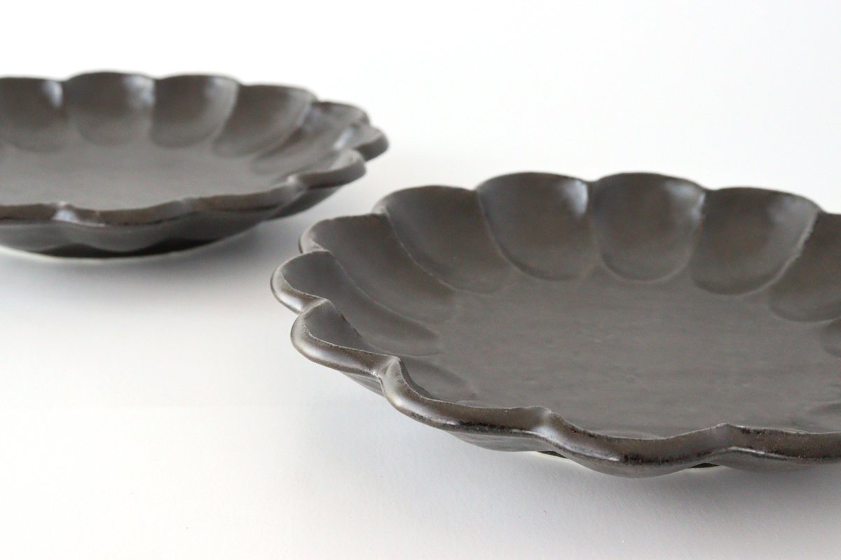 Chrysanthemum Shape Plate Black 21cm/8.3in | Mino Ware