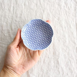 Azumaya Sauce Plate Plum Inban-Detail3