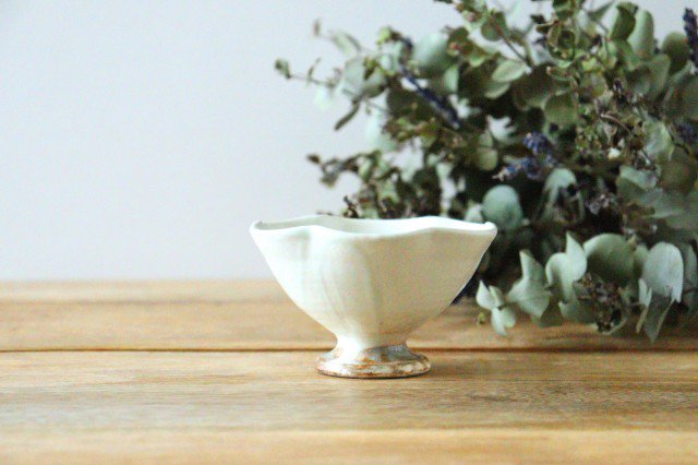 Furutani Seitosho Flower Petal Small Bowl White-Detail3