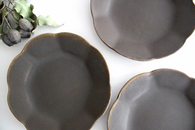 Furutani Seitosho Flowershaped Plate Rust Glaze Medium