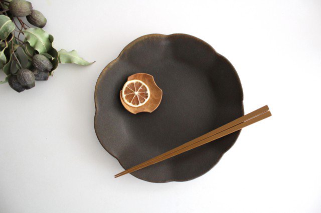 Furutani Seitosho Flowershaped Plate Rust Glaze Medium