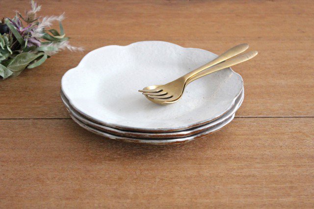 Furutani Seitosho Flowershaped Plate White Medium