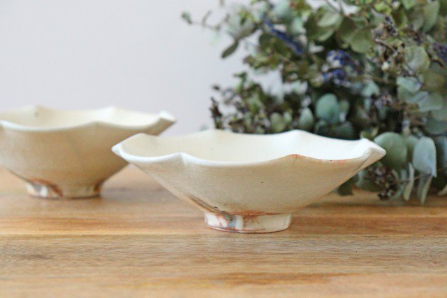 Furutani Seitosho Flower-shaped Small Bowl White | Kobachi
