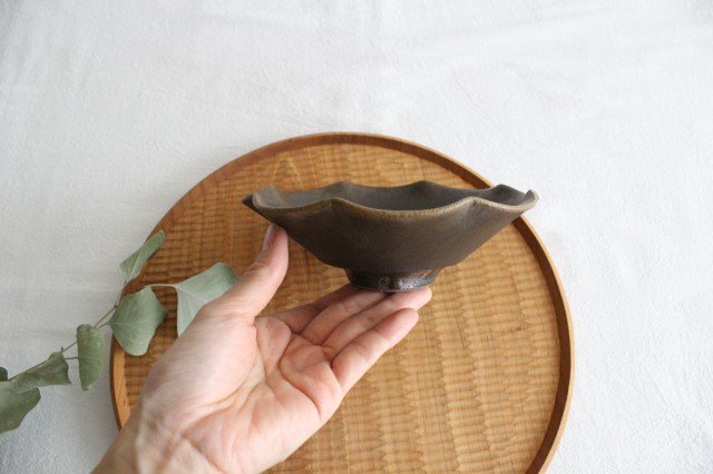 Furutani Seitosho Flower-shaped Small Bowl Brown | Kobachi