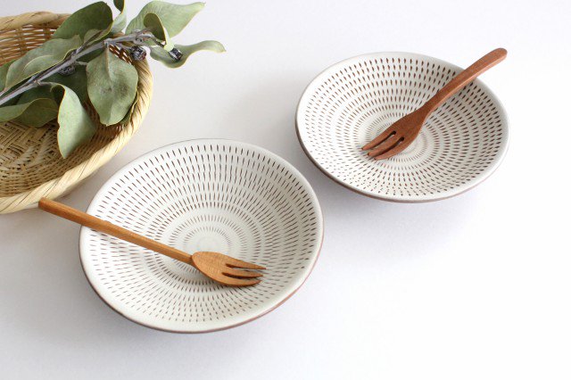 Round Plate Tobikanna White 15cm/5.9in | Koishiwara Ware