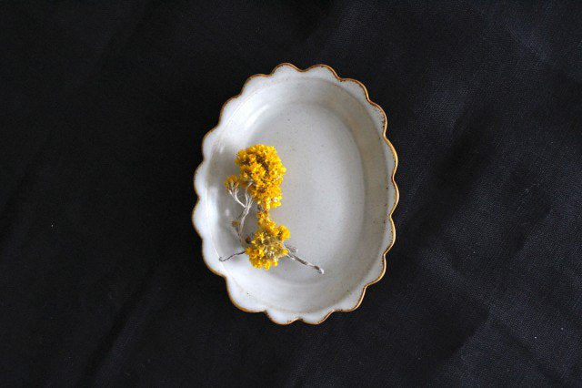 sen Frame Frill Small Plate Small | Hasami Ware