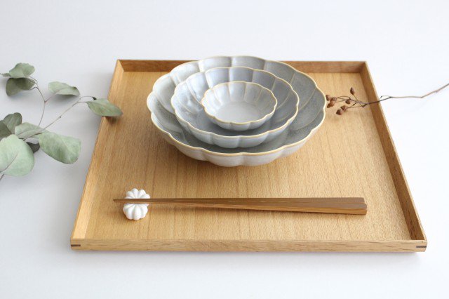 Koyo Kiln Chrysanthemum-shaped Flat Bowl Sherbet Gray 15cm/5.9in | Serving Bowl Arita Ware