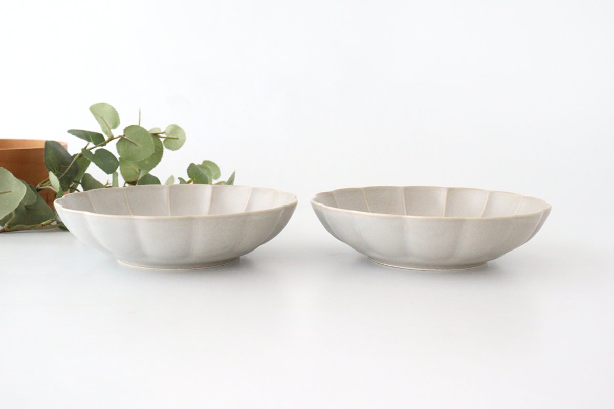 Koyo Kiln Chrysanthemum-shaped Flat Bowl Sherbet Gray 15cm/5.9in | Serving Bowl Arita Ware