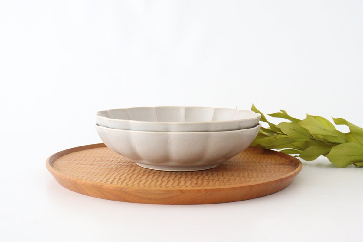 Koyo Kiln Chrysanthemum-shaped Flat Bowl Sherbet Gray 15cm/5.9in | Serving Bowl Arita Ware
