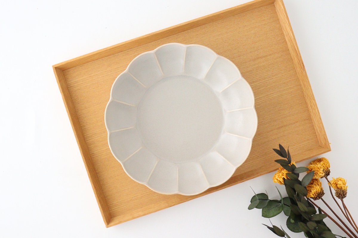 Koyo Kiln Chrysanthemum-shaped Flat Bowl Sherbet Gray 15cm/5.9in | Serving Bowl Arita Ware