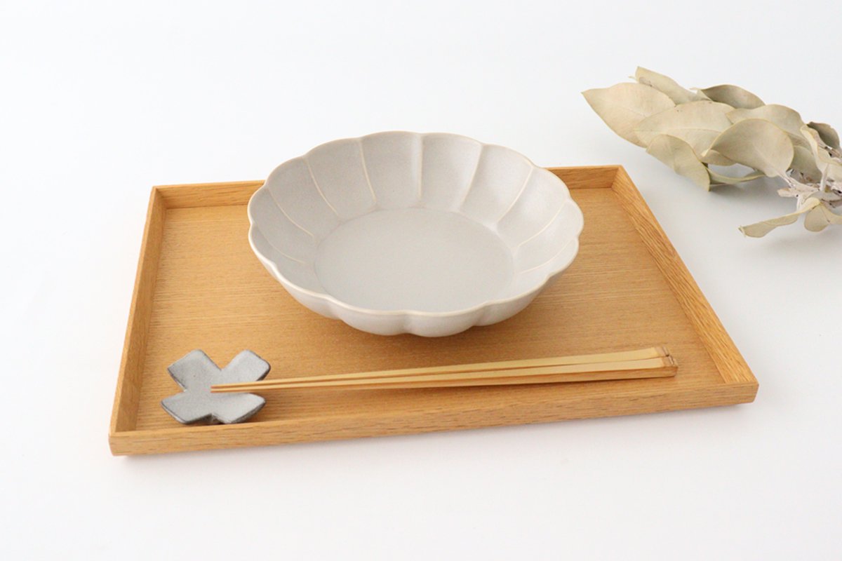 Koyo Kiln Chrysanthemum-shaped Flat Bowl Sherbet Gray 15cm/5.9in | Serving Bowl Arita Ware