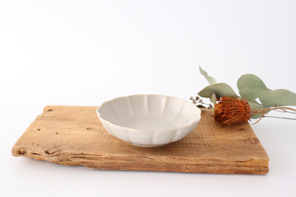 Koyo Kiln Chrysanthemum-shaped Small Bowl White | Kobachi Arita Ware
