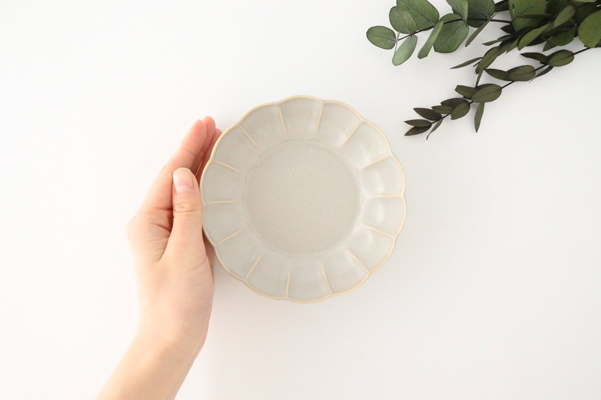 Koyo Kiln Chrysanthemum-shaped Small Bowl White | Kobachi Arita Ware