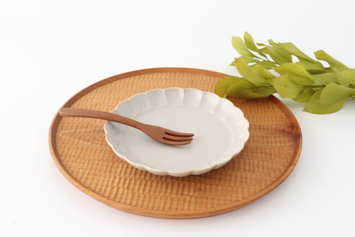 Koyo Kiln Chrysanthemum-shaped Plate Sherbet Gray 15cm/5.9in | Arita Ware