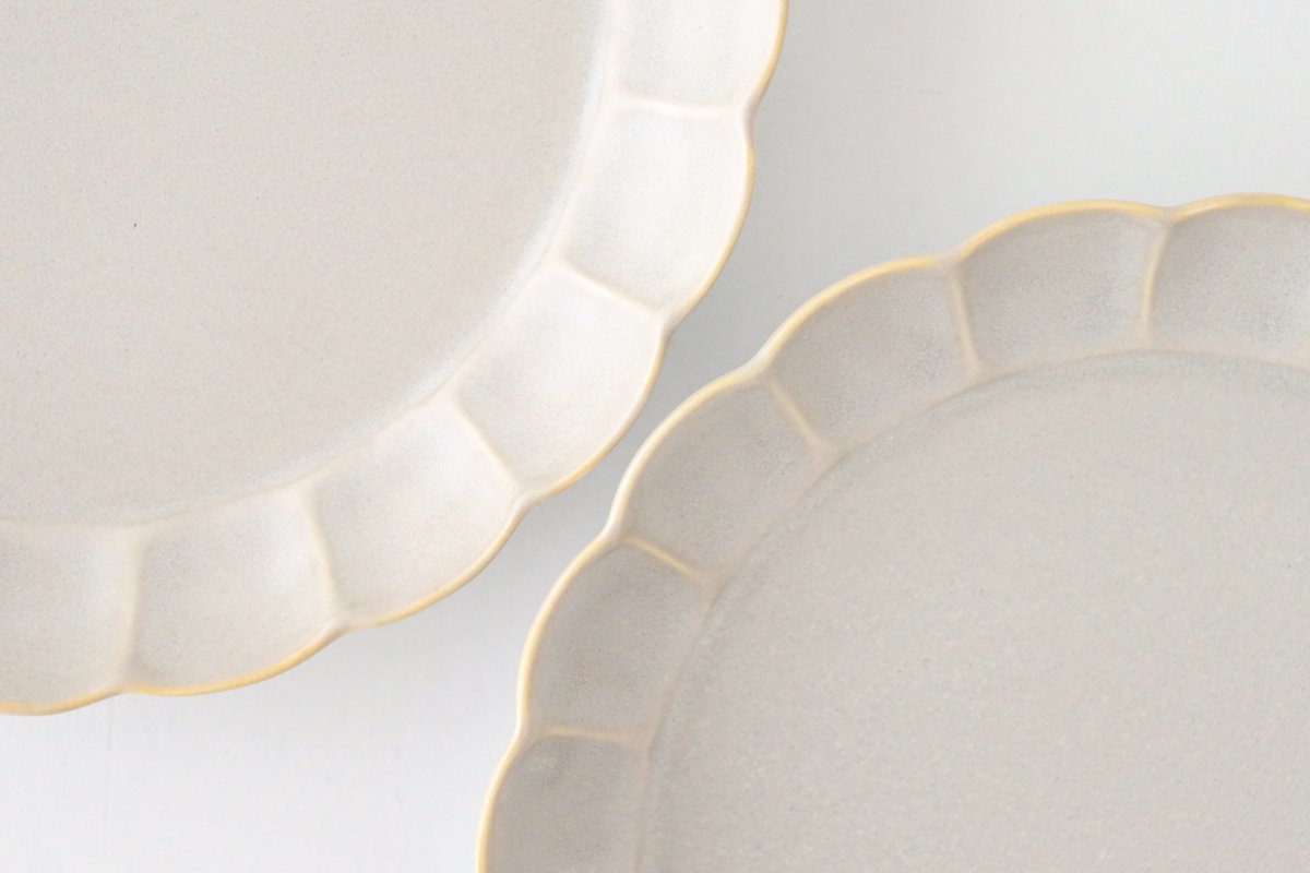 Koyo Kiln Chrysanthemum-shaped Plate Sherbet Gray 15cm/5.9in | Arita Ware