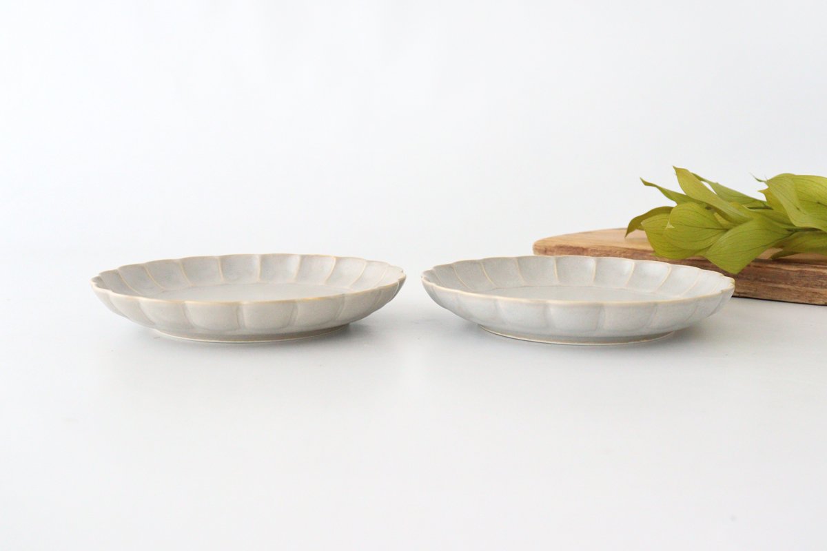 Koyo Kiln Chrysanthemum-shaped Plate Sherbet Gray 15cm/5.9in | Arita Ware