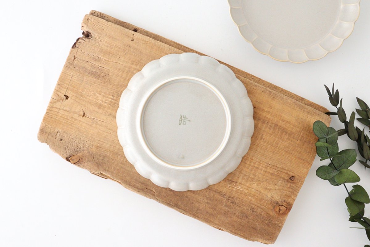 Koyo Kiln Chrysanthemum-shaped Plate Sherbet Gray 15cm/5.9in | Arita Ware
