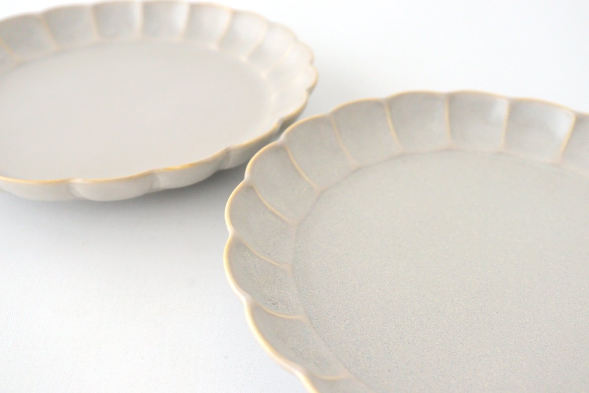 Koyo Kiln Chrysanthemum-shaped Plate Sherbet Gray 15cm/5.9in | Arita Ware