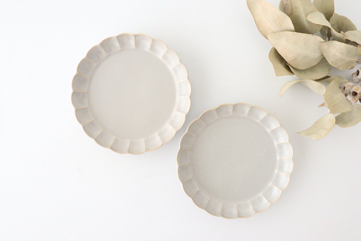 Koyo Kiln Chrysanthemum-shaped Plate Sherbet Gray 15cm/5.9in | Arita Ware