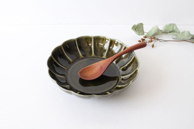 Koyo Kiln Chrysanthemum-shaped Flat Bowl Olive 15cm/5.9in | Serving Bowl Arita Ware