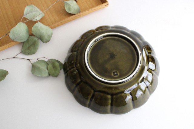 Koyo Kiln Chrysanthemum-shaped Flat Bowl Olive 15cm/5.9in | Serving Bowl Arita Ware